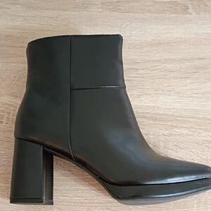 Elegant Black Ankle Booties